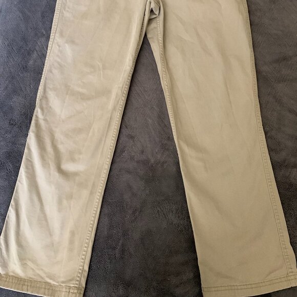 Men's St. John's Bay Cream Cargo Pants 34x30 - Picture 2 of 4